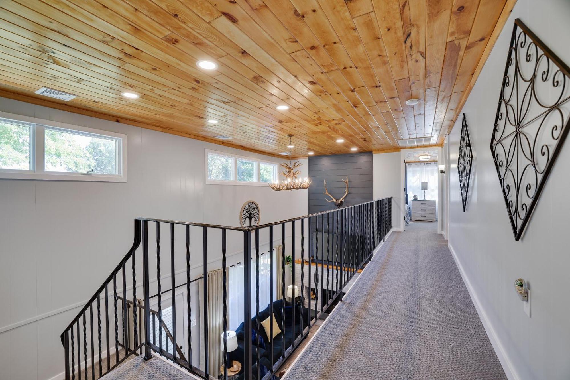 Poconos Brand New Lakefront Oasis 1 Acre, Hottub Gameroom Firepits Talk About Privacy Albrightsville Экстерьер фото